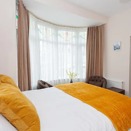 Balin Lonsdale 3* Blackpool