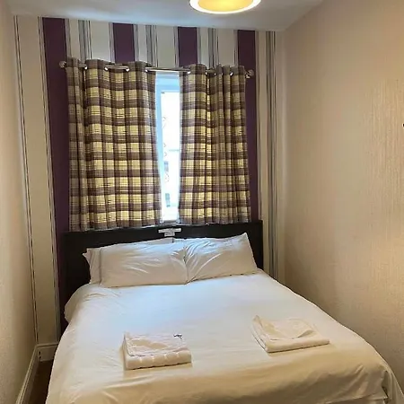 Arncliffe Hotel