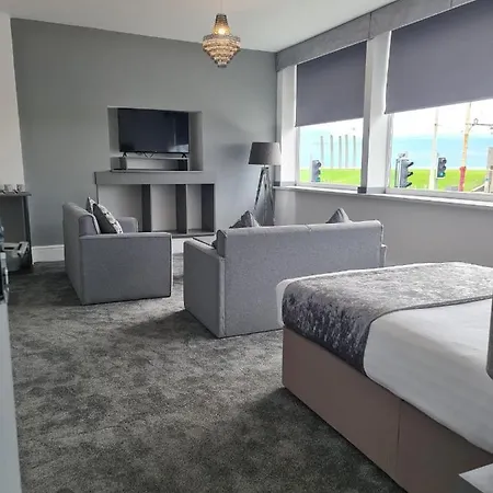 Royal Seabank Отель 3*