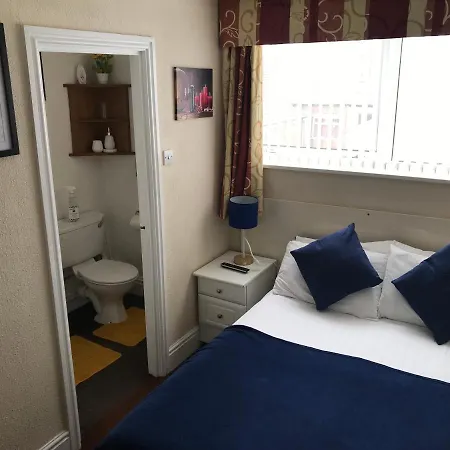 Victoria House - Self Catering Quiet - Adult Singles And Couples Only