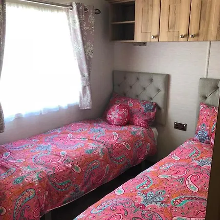אתר קמפינג Caravans Marton Mere בלקפול