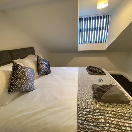 Kings Court Modern Aparthotel, Town Centre - Collection *