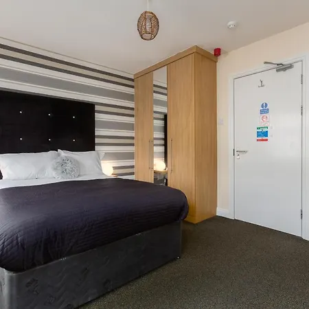 Bed & Breakfast 11 Strictly Over 25s No Party People 3*