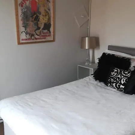 Northdene Theatre Guest house *