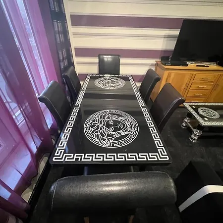 Boutique 2 Bed Grey Sleeps 10 Apartamento *