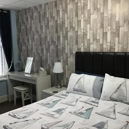 By The Seaside 4* Блэкпул