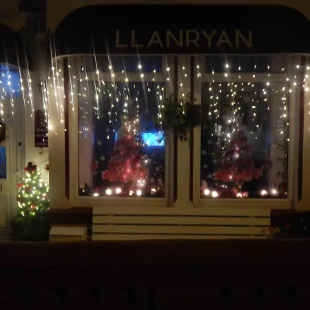 Bed & Breakfast Llanryan 3*