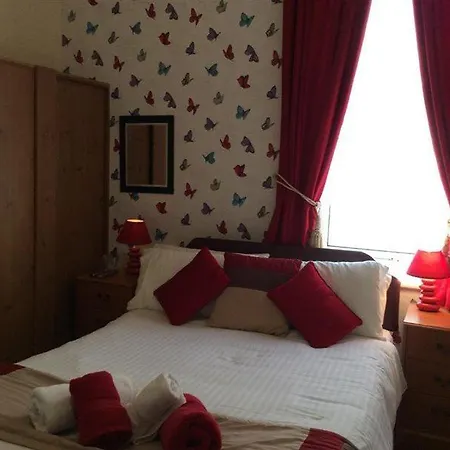 Beverley Dean - Children Over 5 Years Welcome - Continental Breakfast Blackpool