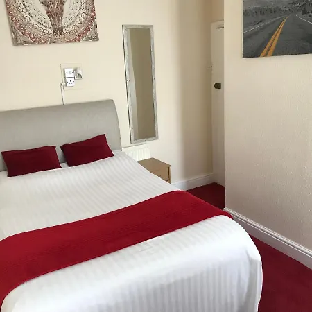 Victoria House - Self Catering Quiet - Adult Singles And Couples Only Гостевой дом