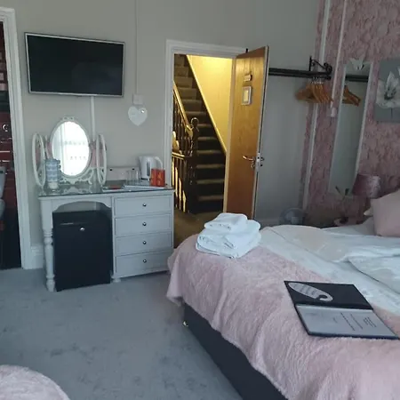 Bed & Breakfast Friends Hotel 4*