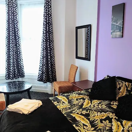 Hotel Bloomfield