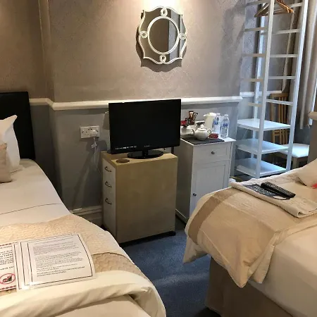 Raffles Отель