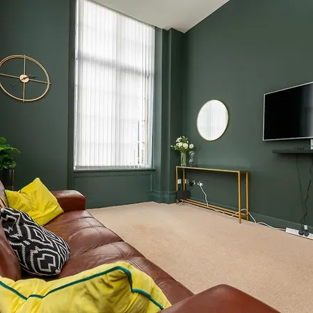 Luxury Ground Floor In Grand North Shore Sea Front Building Apartment *