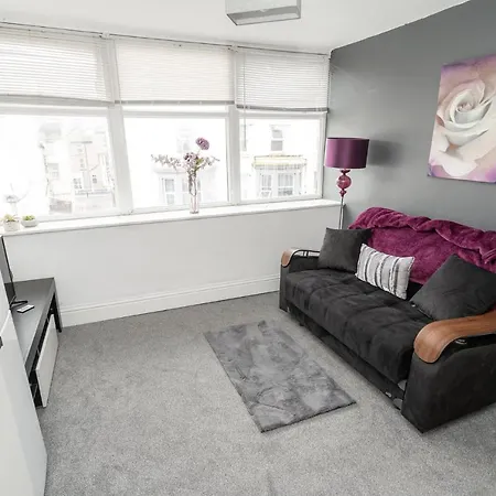 Hull Road Apartment