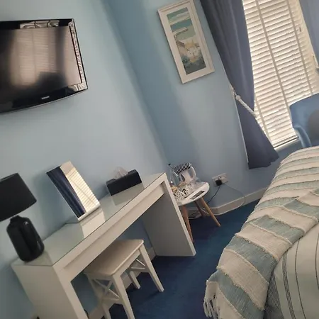 Гостевой дом By The Seaside 4*