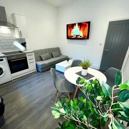Luxury Hottub & Jacuzzi Apartment Blackpool