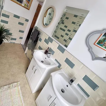Tiffy's Place (adults Only) 4*