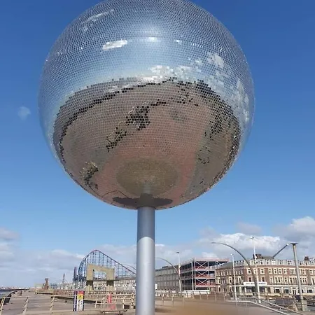 The Clevedon Couette-café Blackpool