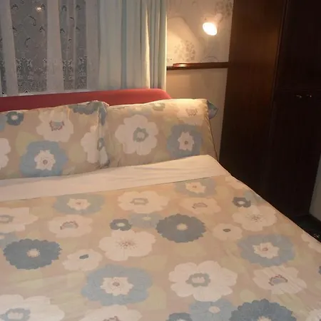 Balmoral Bed & Breakfast Blackpool