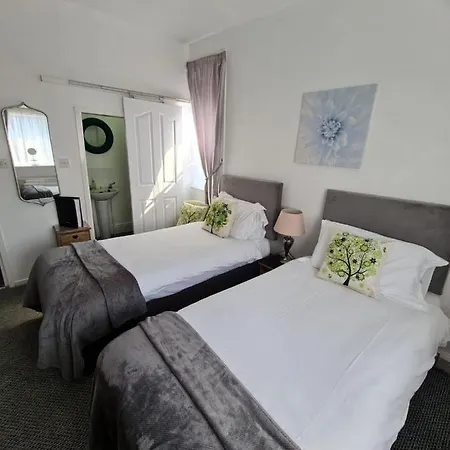 Hotel Waters Edge 3*
