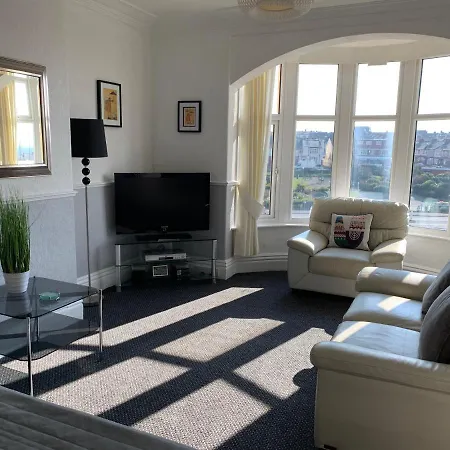 Chateau Dale Holiday Apartment