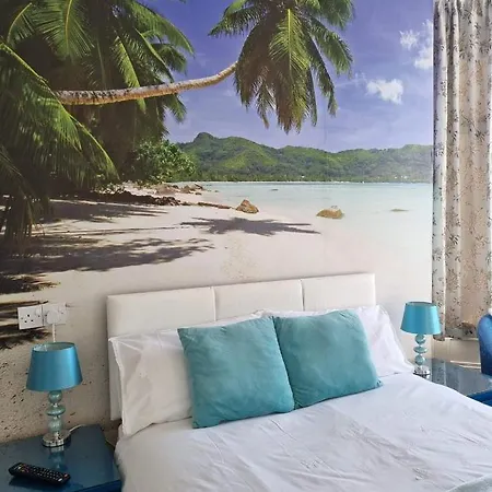 Couette-café The Coast 3*