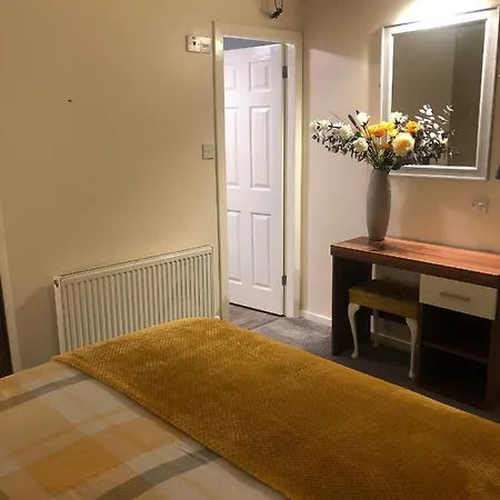 Baxter Apartment *