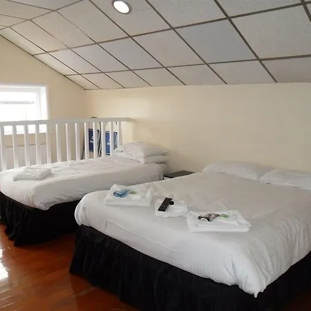The Waterfront Hotel 2*