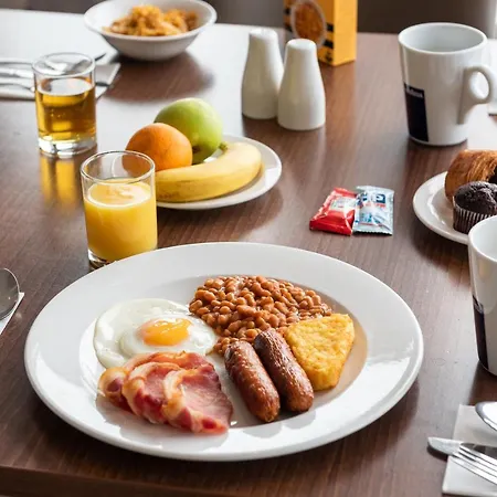 Western Carlton Hotel 3*