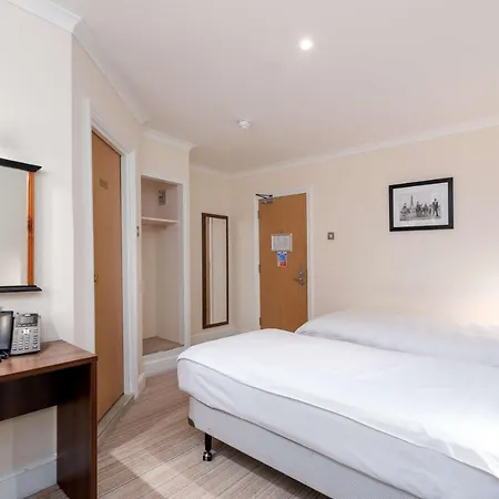 Western Carlton Hotel 3*