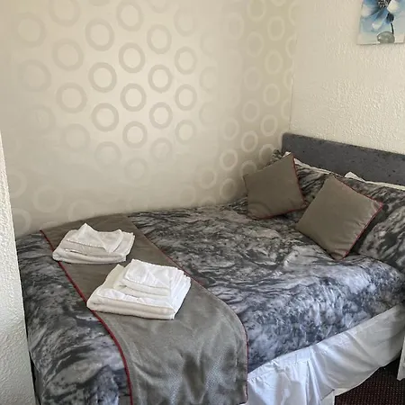 Darfield Guest house 2*