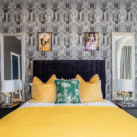 Дом отдыха Empress Hall By Charles Alexander Short - Sleeps 20 Блэкпул