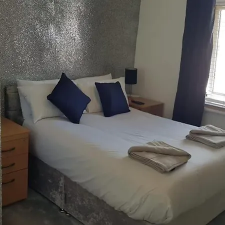Holiday home Henderson House *