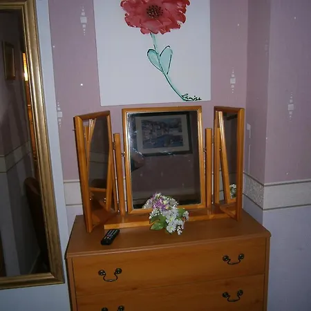 Guest house The Royale *