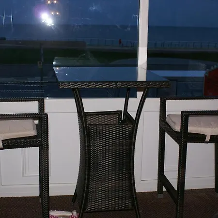 Earlsway Bed & Breakfast 2*