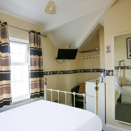 Hotel The Shores Hotel, 3*