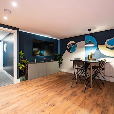 The Nest - Luxury 16 Person W Jacuzzi & Parking Daire *