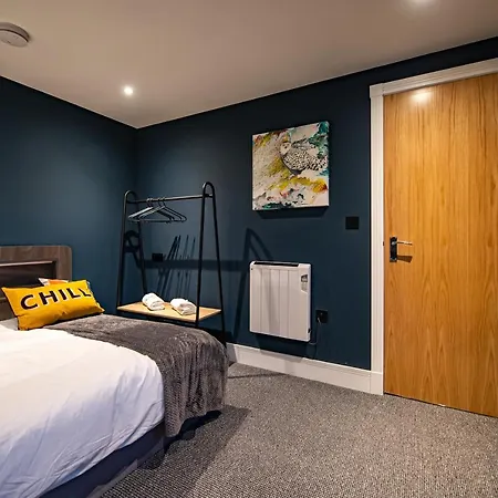 The Nest - Luxury 16 Person W Jacuzzi & Parking Daire