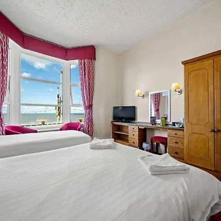 Claremont 3* Blackpool
