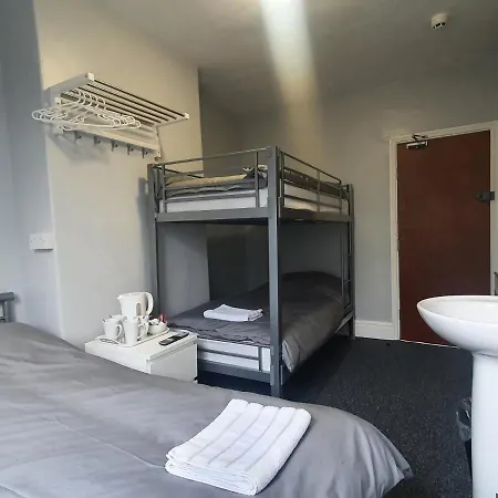 North Close To Station With Free Parking Guest house Blackpool