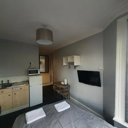 North Close To Station With Free Parking