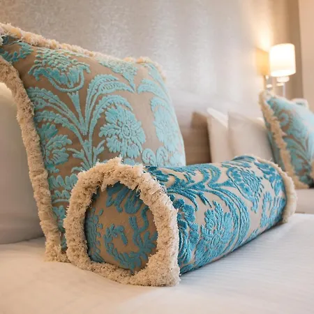 Sheraton Hotel 3*