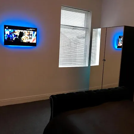 Apartment 77 Park Road *