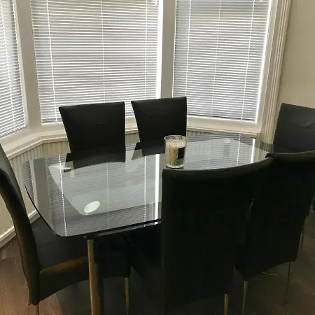 Apartment 77 Park Road *