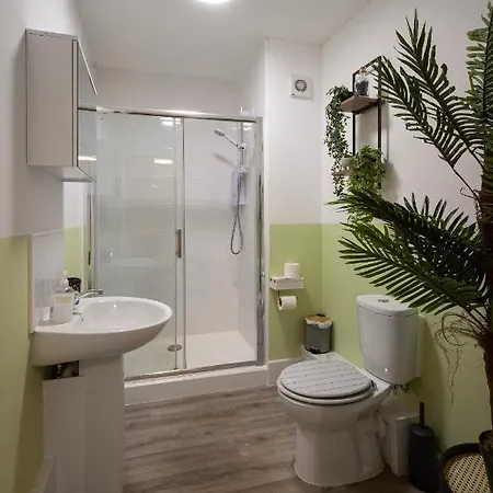 Bank Street 5 *