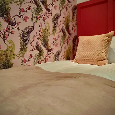 Captivating 4-bed Hot Tub House In * Blackpool
