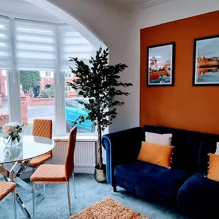 Holiday home The Big One! Large Blackpool. 3 Floors Of Luxury. Blackpool