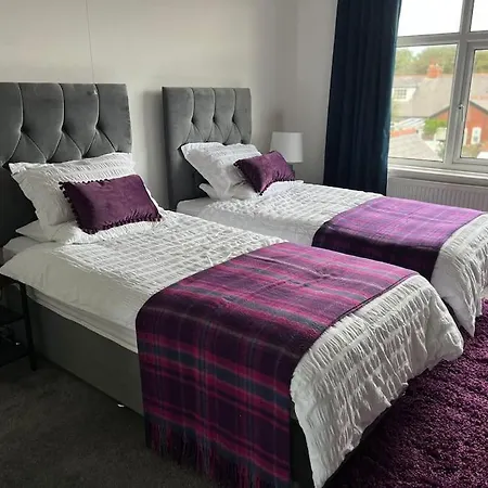 Holiday home The Big One! Large Blackpool. 3 Floors Of Luxury. Blackpool