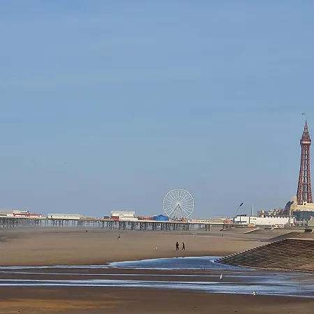 Beverley Dean - Children Over 5 Years Welcome - Continental Breakfast Blackpool