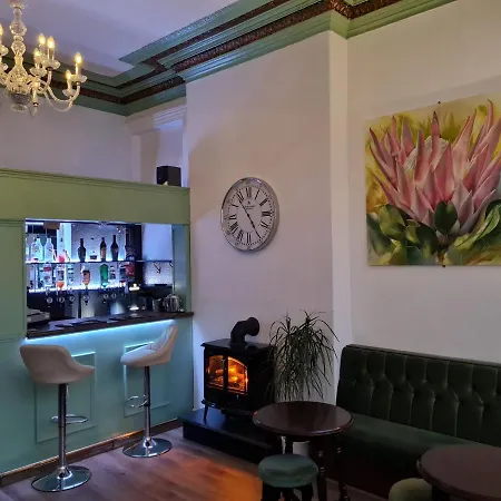 Beverley Dean - Children Over 5 Years Welcome - Continental Breakfast 3* Blackpool